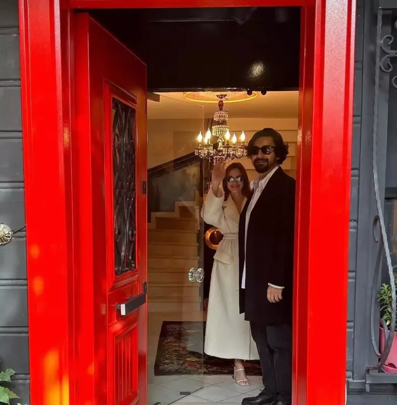 “Məşhurların sevgilisi” evləndi...