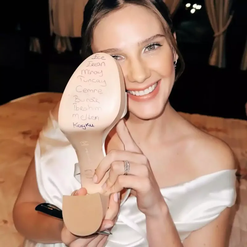 “Məşhurların sevgilisi” evləndi...