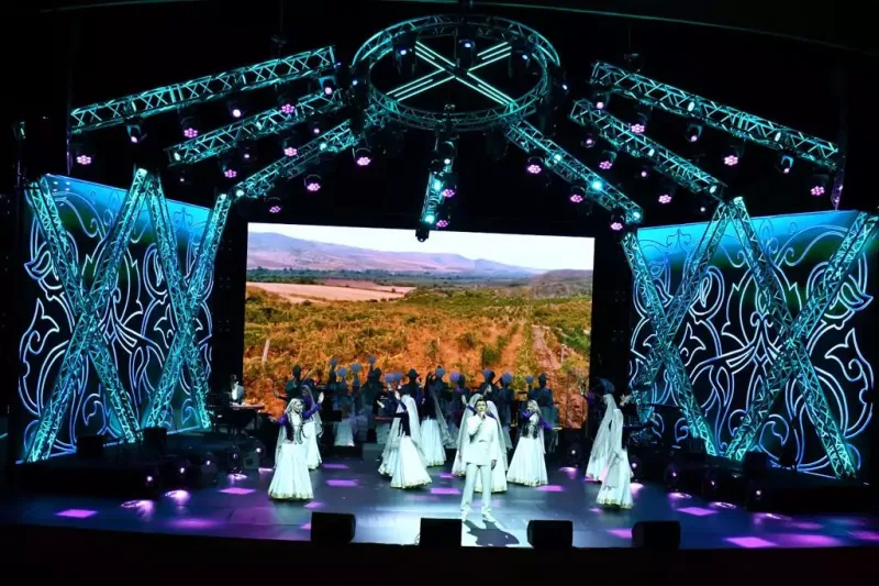 Qazaxıstan mədəniyyəti günləri sərgi və qala-konsertlə başa çatıb