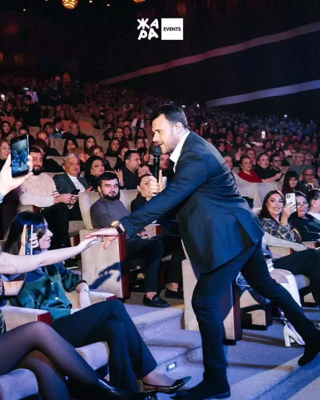 Emin Bakıda konsert verdi