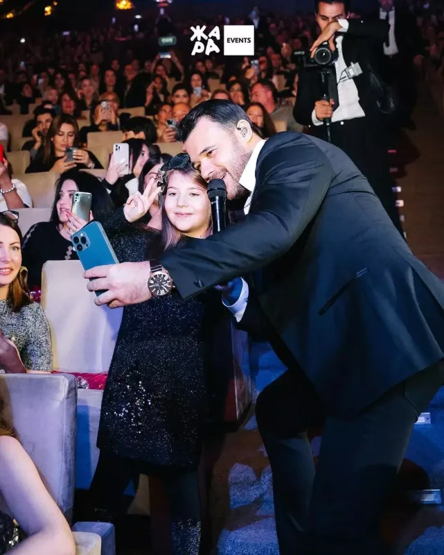 Emin Bakıda konsert verdi