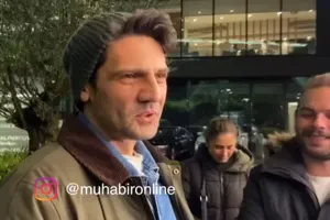 Ata olan Kaan jurnalistlərə şokolad payladı