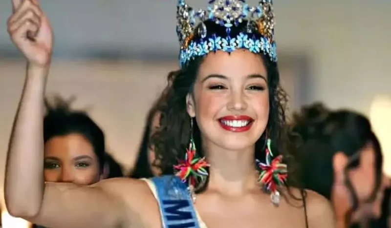 21 il əvvəl Dünya gözəli seçilmişdi...