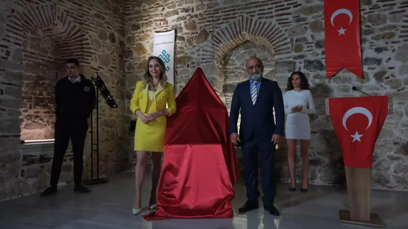 Azərbaycanlı aktrisa Hollivud aktyoru ilə eyni filmdə!