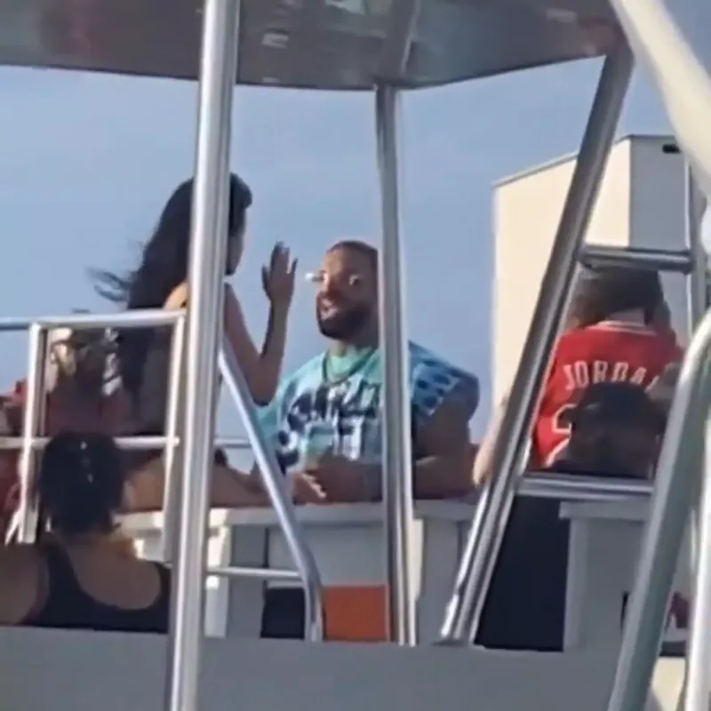 Birgə görüntüləndilər