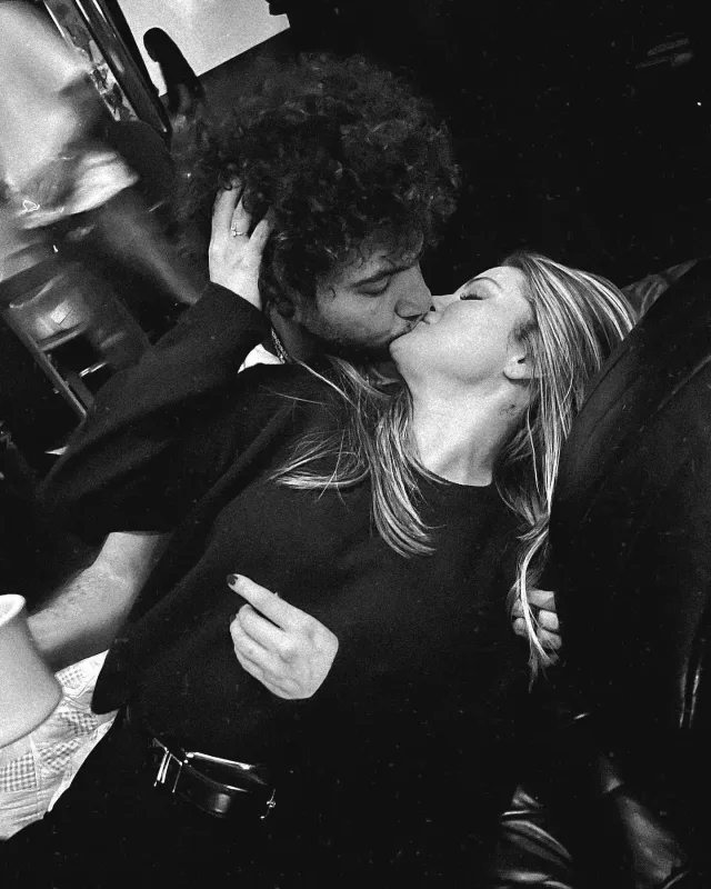 Selena sevgilisi ilə fotolarını paylaşdı