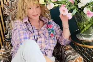 Alla Puqaçova bir saat dindirildi