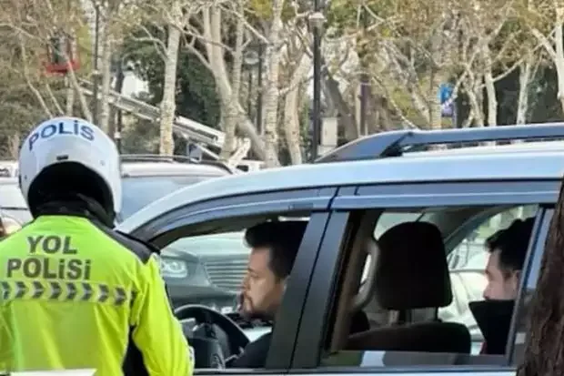 Türk bloqerin rüşvət iddialarına - Rəsmi cavab