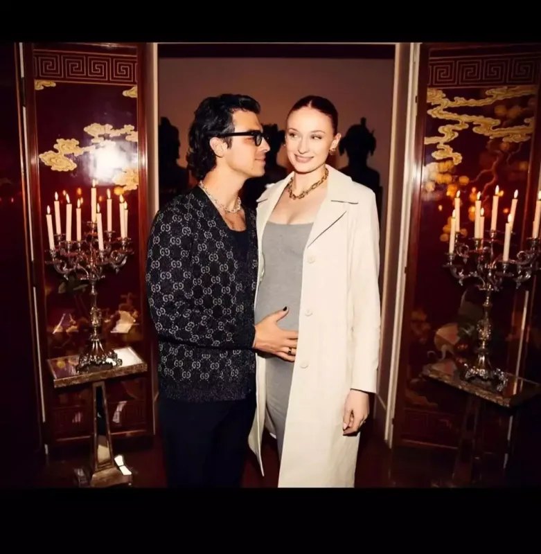 Keçmiş xanımı həmcinsi ilə eşq yaşayır