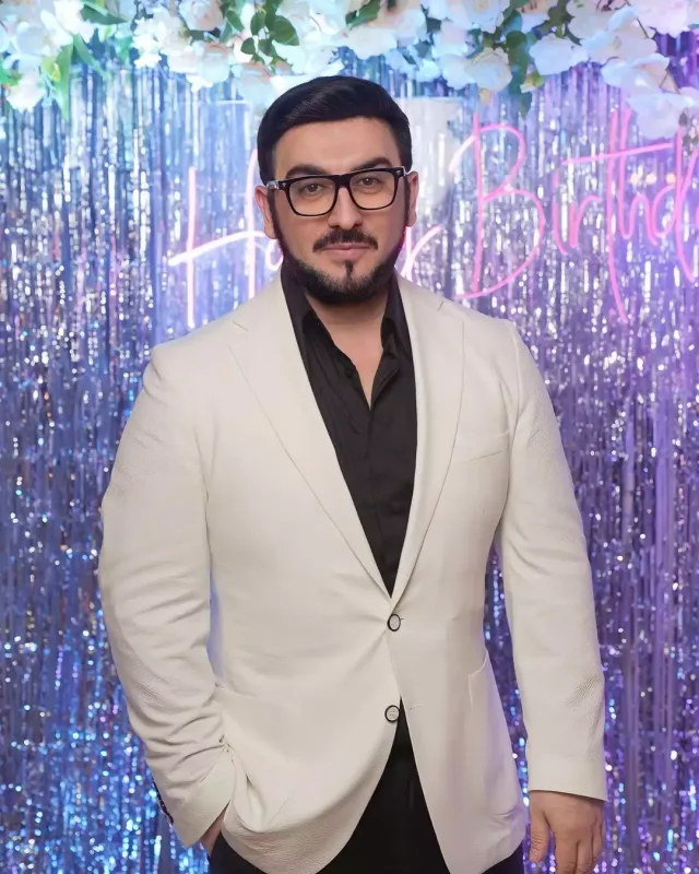 Tolik Şəbnəmləri axtarır...