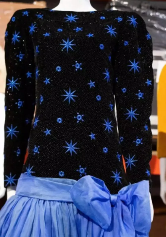 Şahzadənin paltarı 2 milyona satıldı