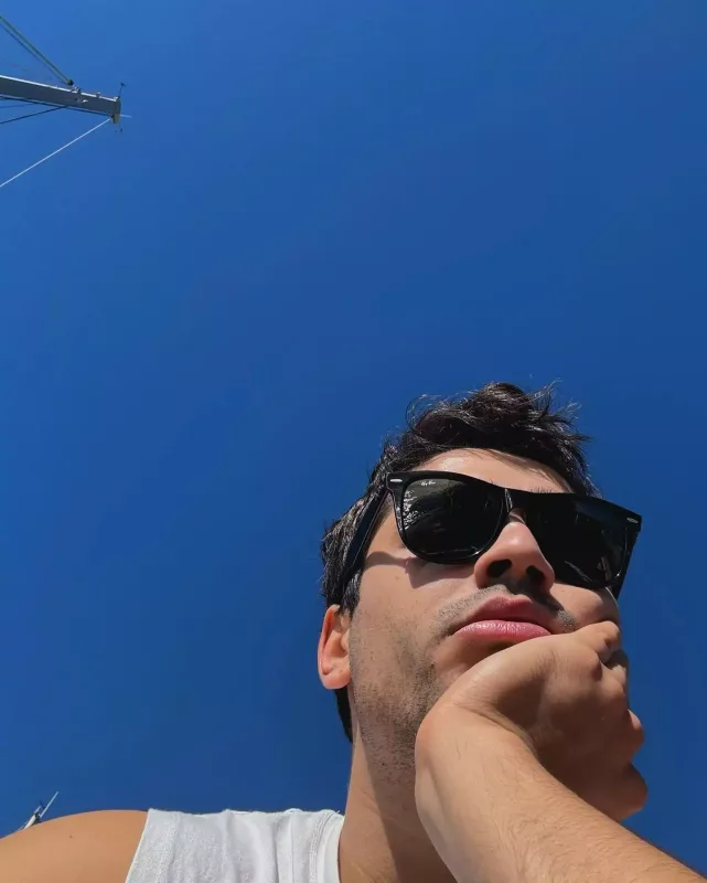 Mertin ayağı sındı