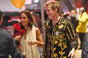 Bred sevgilisi ilə ad günlərini Parisdə qeyd etdi