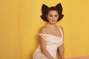 Selenadan “Vogue” üçün pozalar…