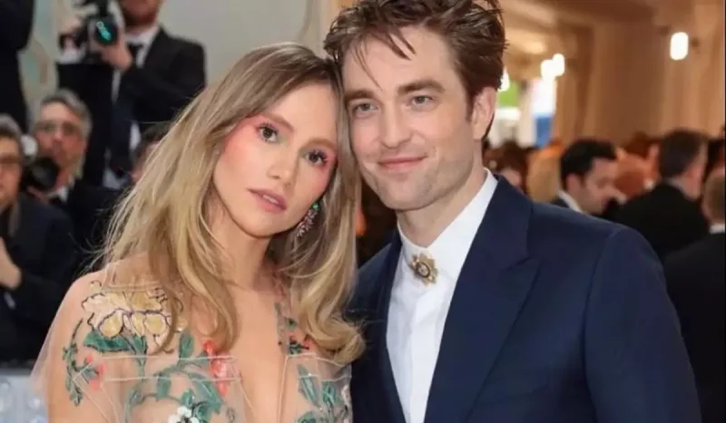 “Alatoranlıq”ın ulduzu hamilə sevgilisi ilə nişanlandı