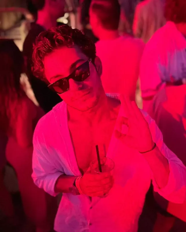 Gənc aktyor sosial şəbəkələrin gündəmində