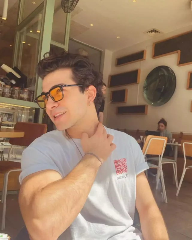 Gənc aktyor sosial şəbəkələrin gündəmində