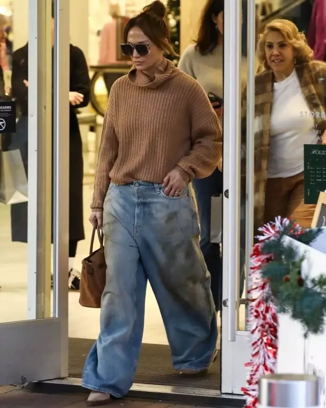 Ceylo anası ilə alış-verişdə