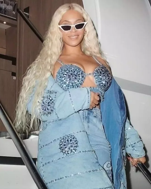 Beyonsdan fərqli libas