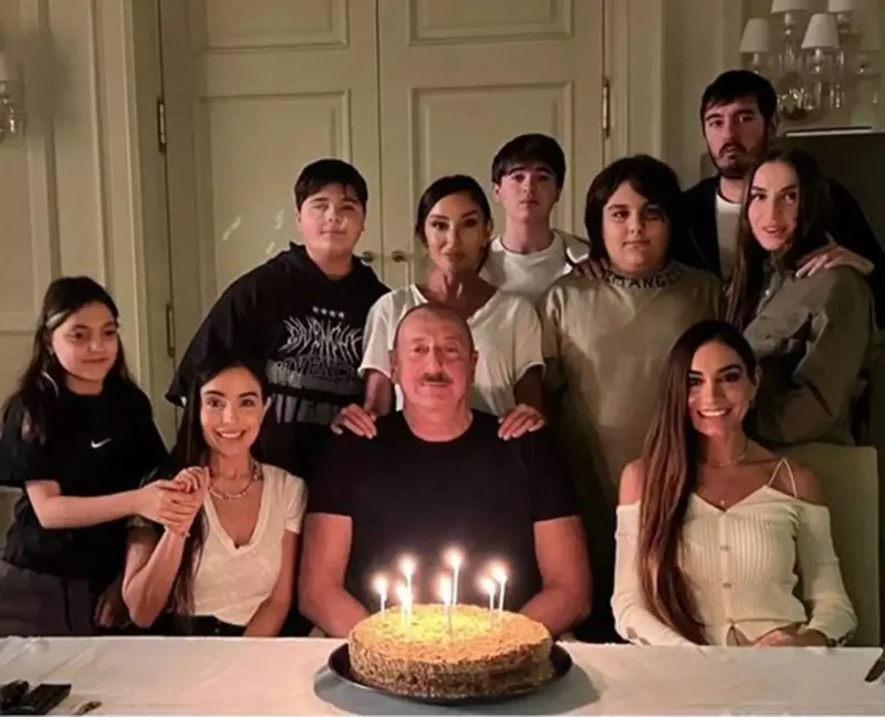 Prezidentin ailəsi ilə doğum günü