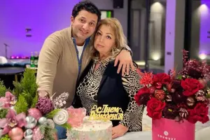 Xəyyam anası ilə fotosunu paylaşdı