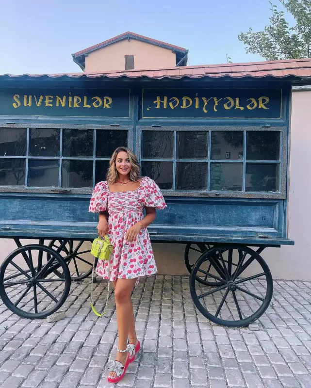 Şəklini yandırdığı Arifəylə barışdı