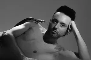 Mabel “Kelebek”ini fanatına bağışladı