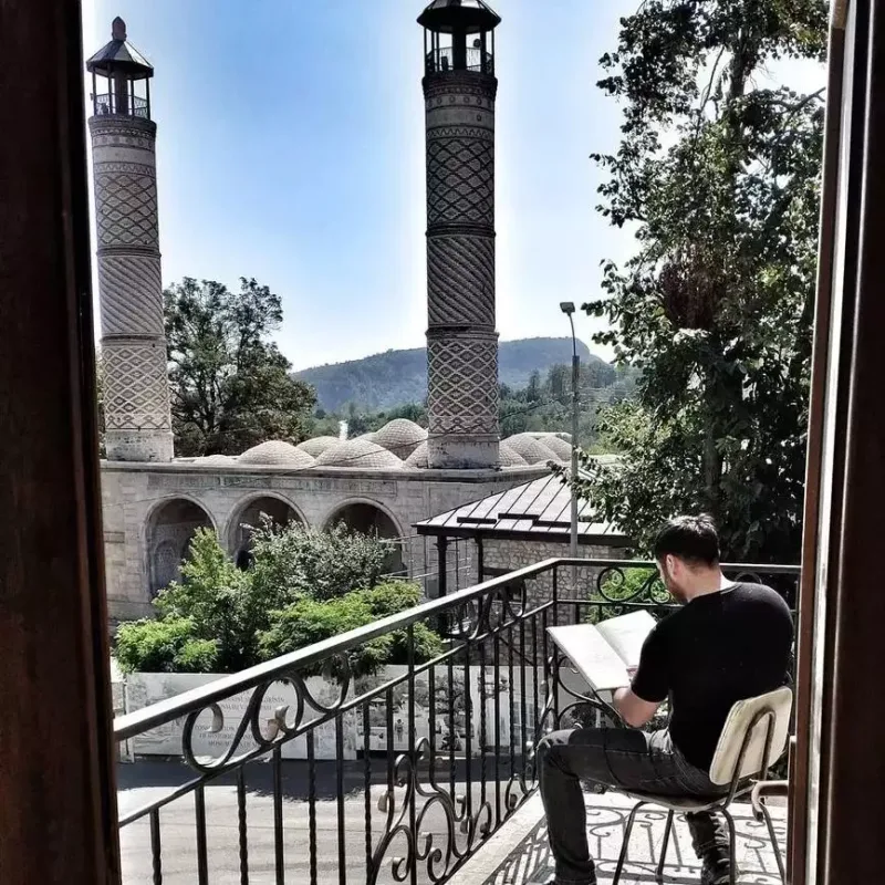 “Sevən sevdiyini Şuşaya aparsın” - Deputat