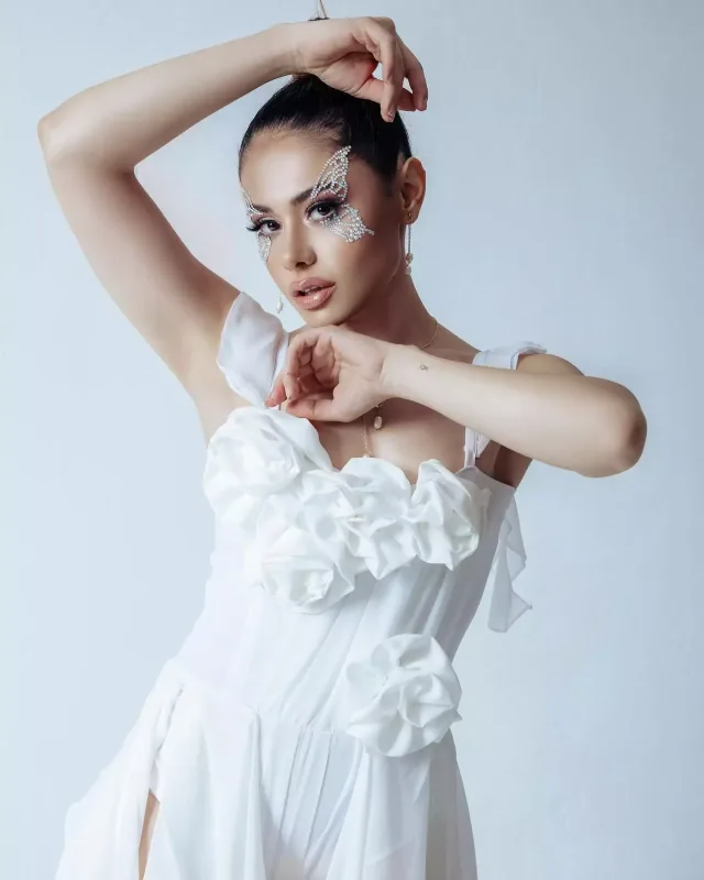 “Dünyanın hər yerində mənə sənətçi deyirlər”