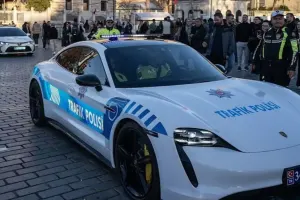 Fenomenlərin avtomobilləri polislərə verildi