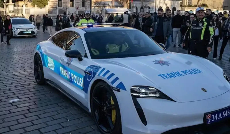 Fenomenlərin avtomobilləri polislərə verildi