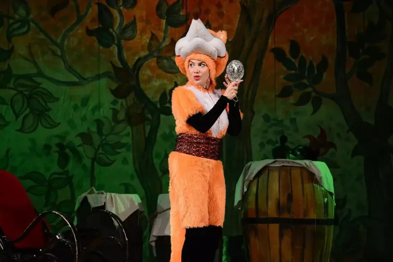 Günel səhnədən uzaqlaşır