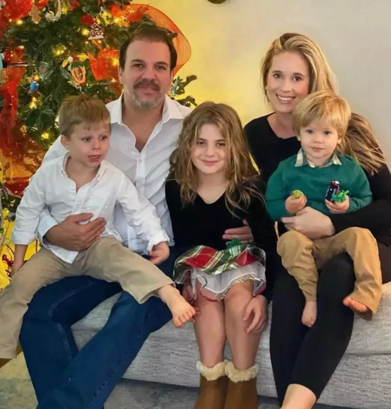 Günayın keçmiş əri ailəsi ilə