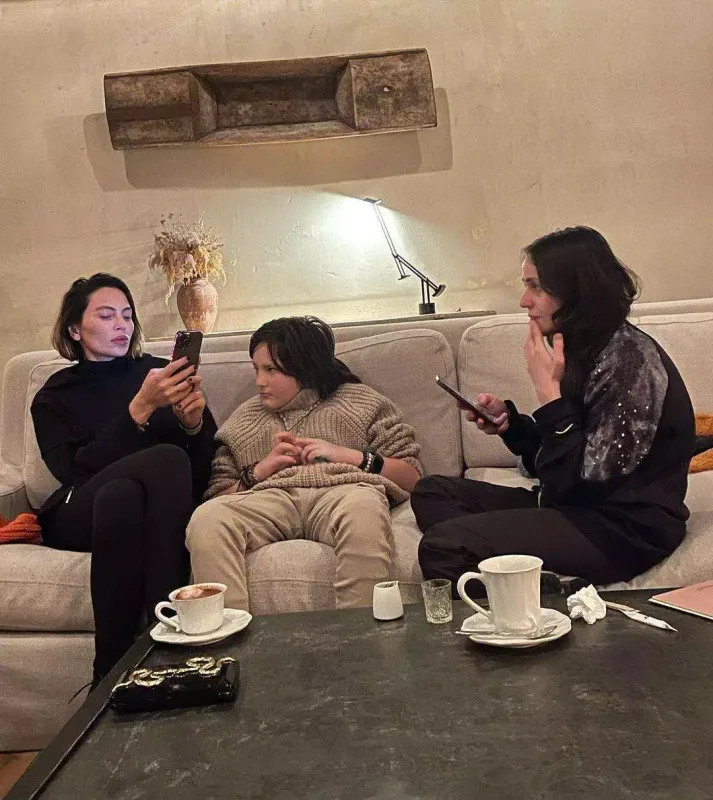 Günayın keçmiş əri ailəsi ilə