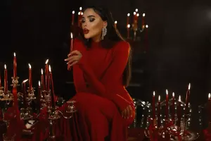 Həmidədən qırmızılı Milad fotoları...