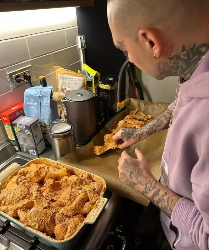 Asya türk reperlə sevgilidir?