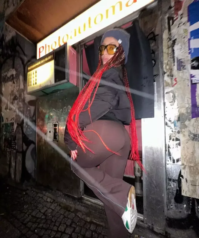 Asya türk reperlə sevgilidir?