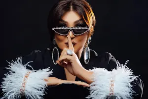 Nazpəridən fərqli stil