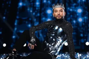 Faiq Ağayevin korsetli “look”u