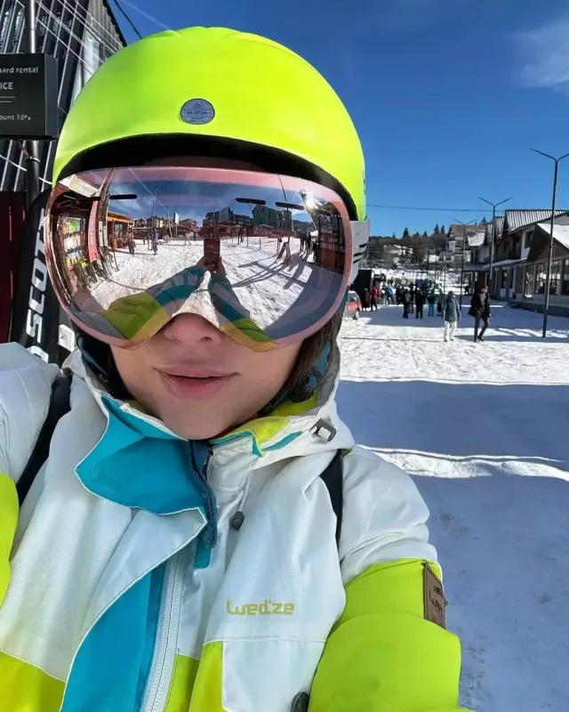 Xatirə qış tətilinə getdi