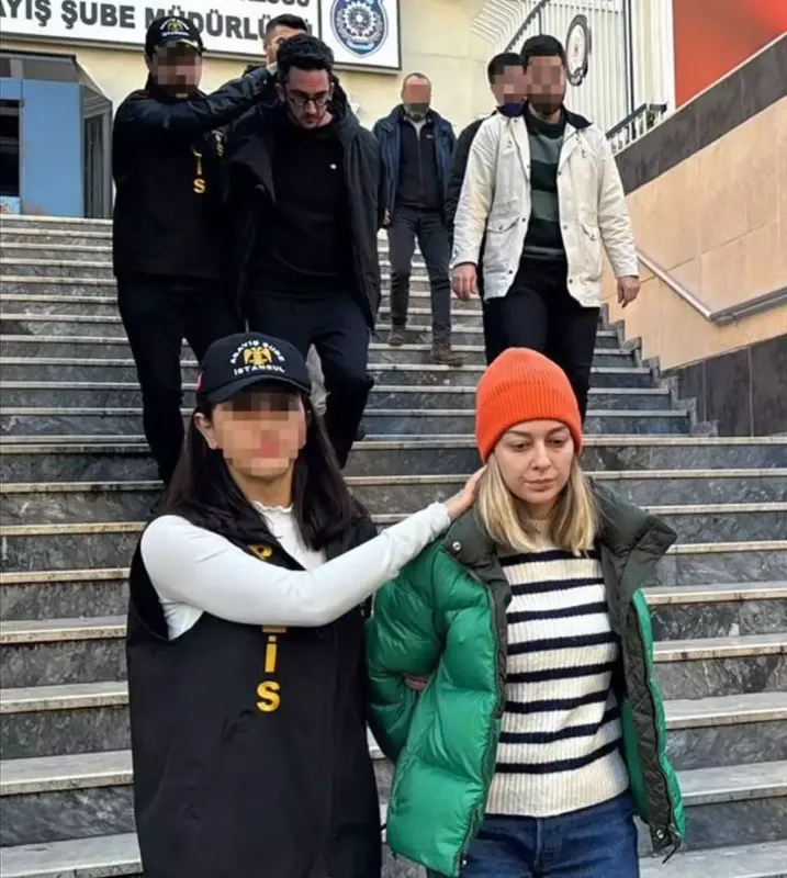 100 milyon mənimsəyən cütlük saxlanılıb