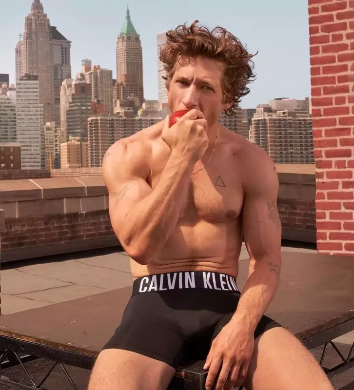 “Calvin Klein”in siması oldu