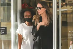 Ancelina qızı ilə alış-verişdə