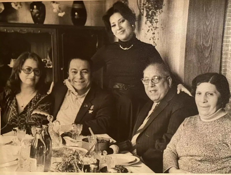 Rəşid Behbudov və ailəsi...