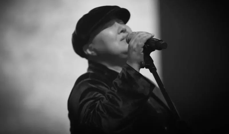 Buza dönmüş şirin çay...