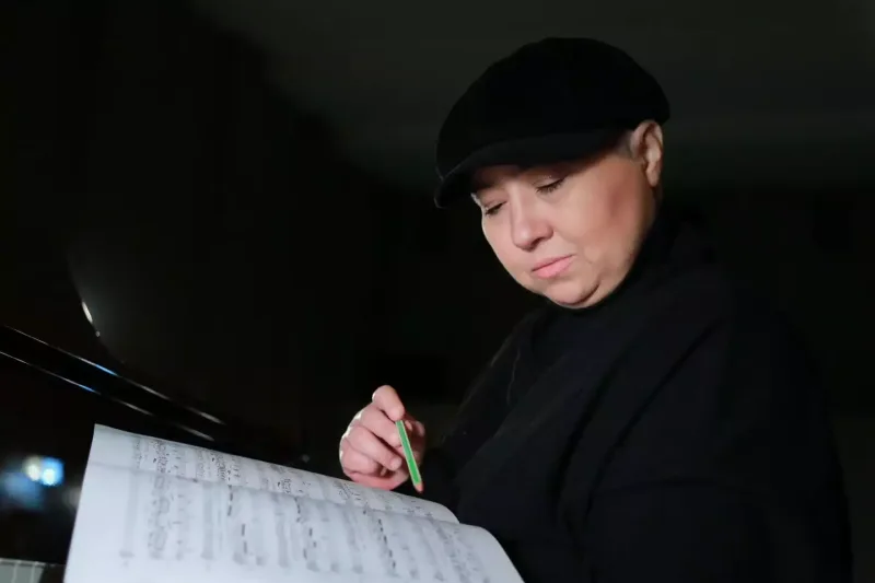 Buza dönmüş şirin çay...