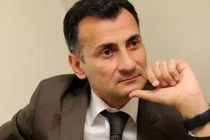 Bəlkə şiş onun ömür yerində deyildi...