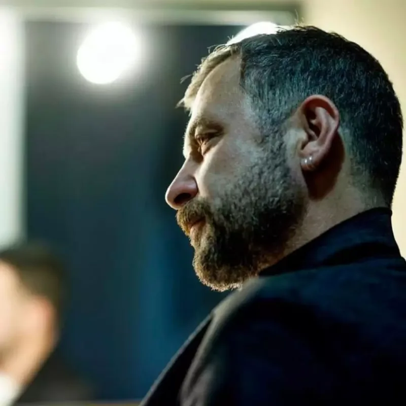 Sərxoş halda həmkarını tanımayıb yumruqladı