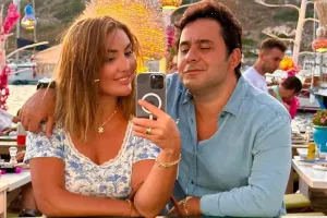 Həyat yoldaşı Samirə mahnı yazıb, klip çəkdi