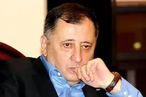 Baba Vəziroğlu təltif olundu